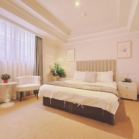 Meworld Hotel - Sanchong 타이베이 외부 사진