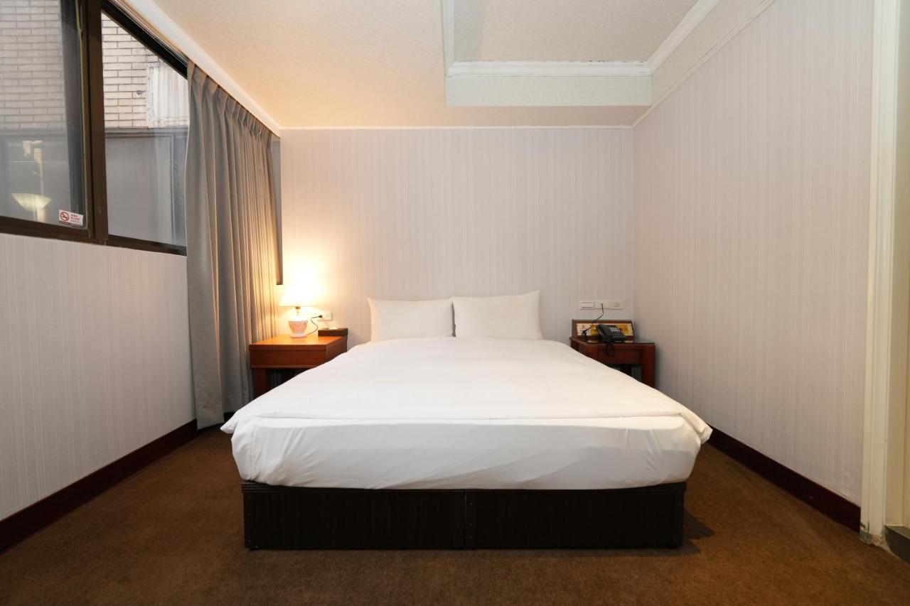 Meworld Hotel - Sanchong 타이베이 외부 사진