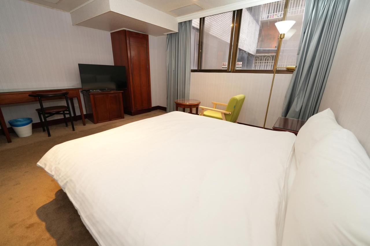 Meworld Hotel - Sanchong 타이베이 외부 사진