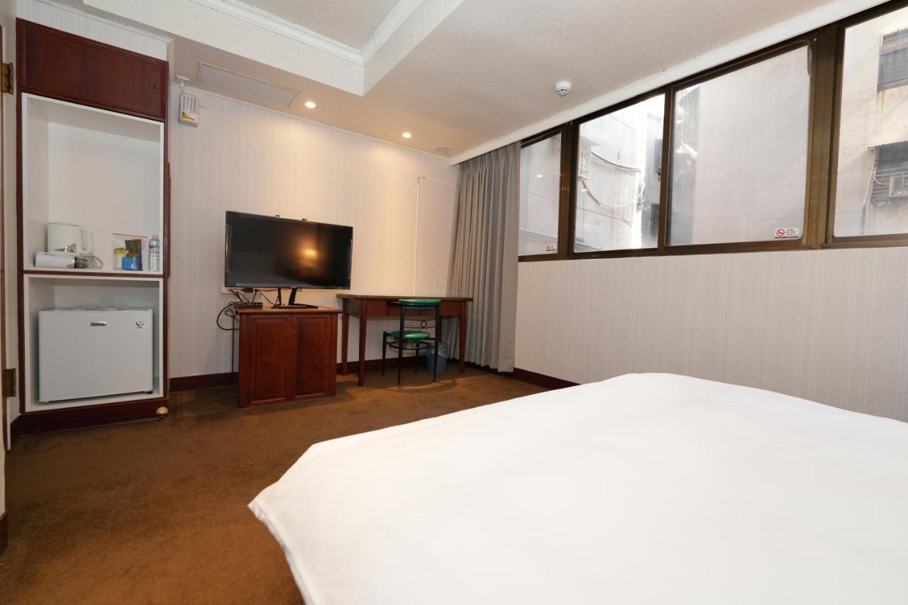 Meworld Hotel - Sanchong 타이베이 외부 사진