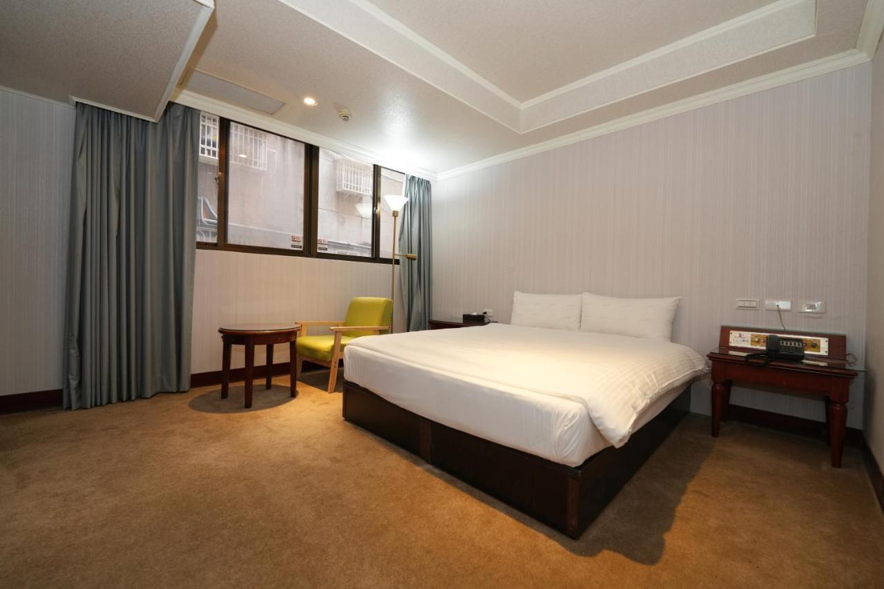 Meworld Hotel - Sanchong 타이베이 외부 사진