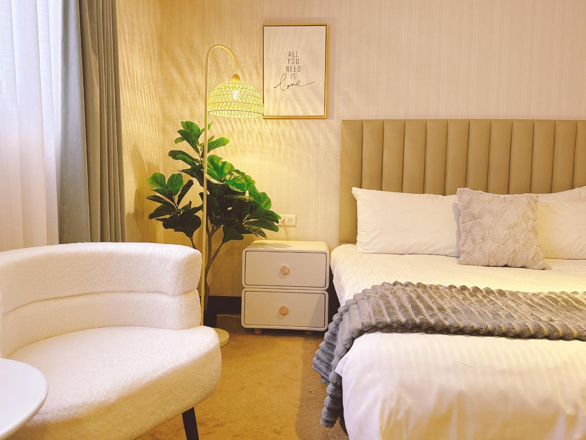 Meworld Hotel - Sanchong 타이베이 외부 사진
