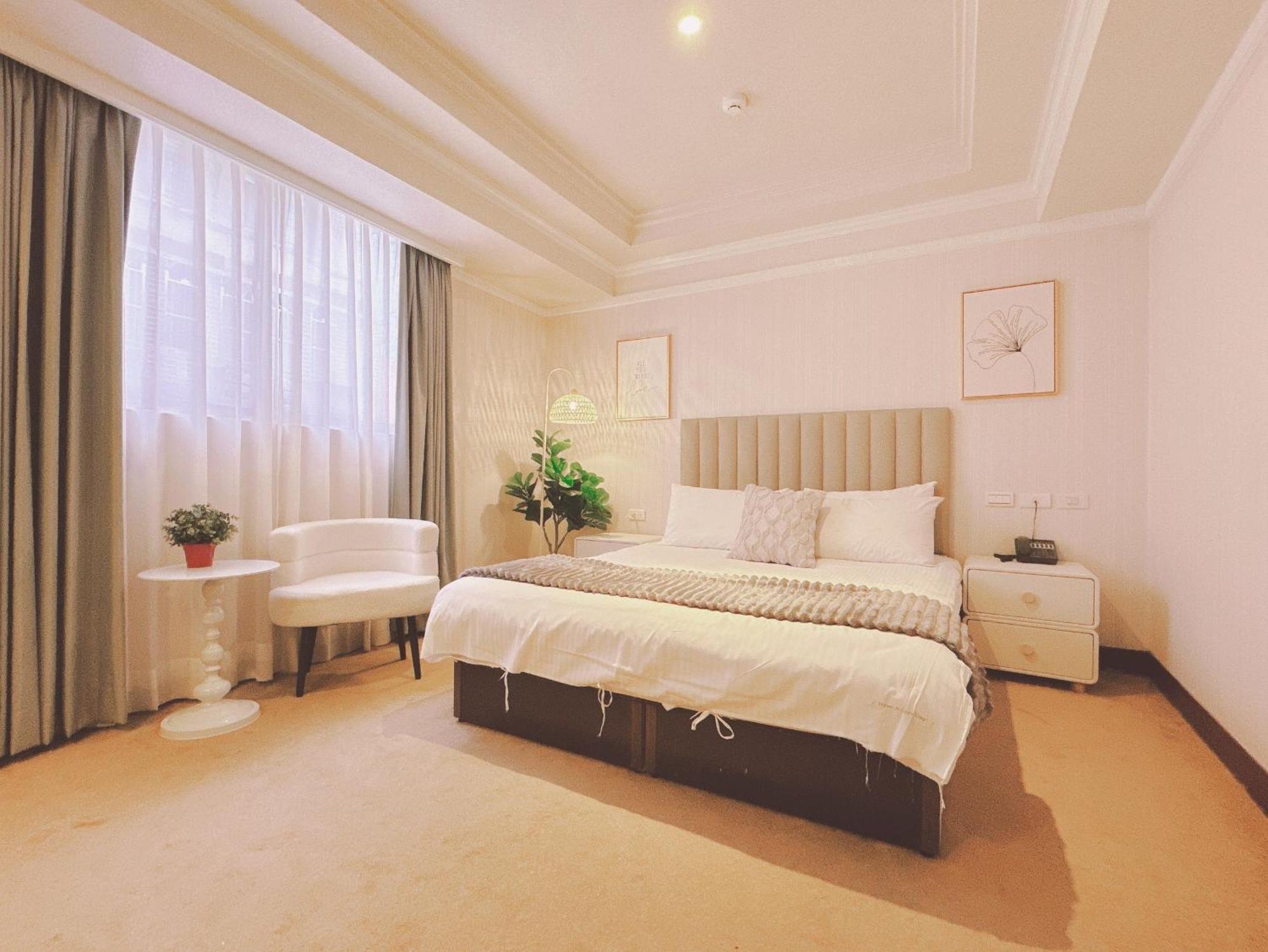 Meworld Hotel - Sanchong 타이베이 외부 사진